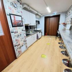 Кровать в 4-местном общем женском номере
