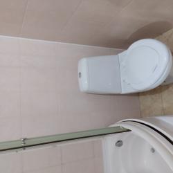 Кровать в 8-местном мужском номере 25м2