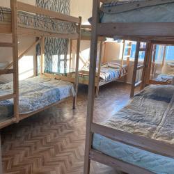 Кровать в 8-местном общем мужском номере