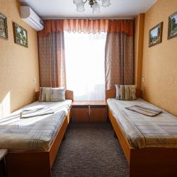 Номер стандарт с 2 односпальными кроватями № 211 (с завтраком)