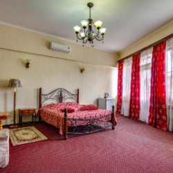 Фото Отель Маленький Париж