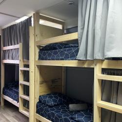 Кровать в 4-местном общем женском номере