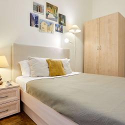 Фото Отель FlatStay Кирилловская 22| 3шка с просторной гостиной на 8 человек в центре