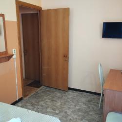 2-комнатный номер стандарт с 2 односпальными и 1 двуспальной кроватью