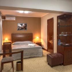 Номер люкс с 1 двуспальной кроватью