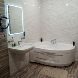 Номер люкс улучшенный с 1 двуспальной кроватью