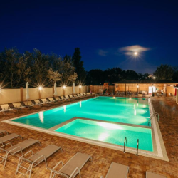 Фото Отель Family Pride Inn (Фэмили Прайд Инн)