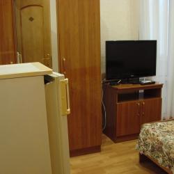 Номер стандарт семейный с 2 односпальными и 1 двуспальной кроватью