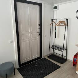 Домик у озера