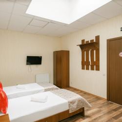 Номер эконом с 2 односпальными кроватями (без окна, мансарда)