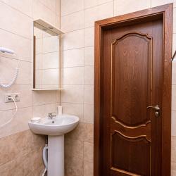 Номер комфорт улучшенный с 1 двуспальной кроватью