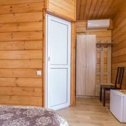 Номер стандарт с 1 двуспальной кроватью