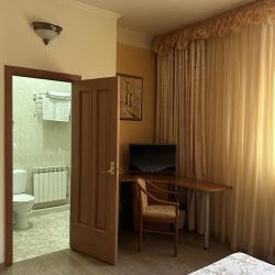 2-местный номер эконом стандарт с 1 двуспальной кроватью