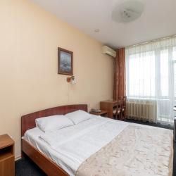 Номер стандарт с 1 двуспальной кроватью