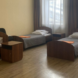 Кровать в 6-местном общем номере