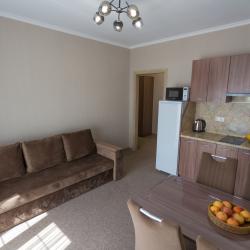 4-местные апартаменты улучшенные с балконом