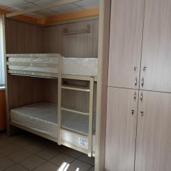 Кровать в 6-местном общем номере