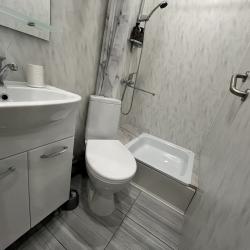 Фото Апартаменты на улице Галины Петровой 14