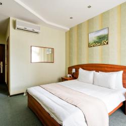 Номер стандарт с 1 двуспальной кроватью