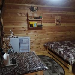 Комната стандарт с 1 односпальной и 1 двуспальной кроватью