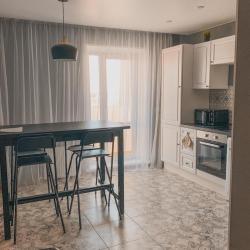 Фото Рядом➤ Дизайнерские апартаменты на Университетской набережной