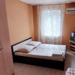 Комната стандарт с 1 односпальной и 1 двуспальной кроватью