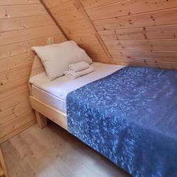 Коттедж стандарт с 1 односпальной и 1 двуспальной кроватью