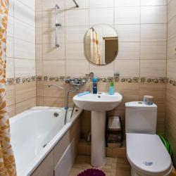 Комната стандарт с 1 двуспальной кроватью и балконом