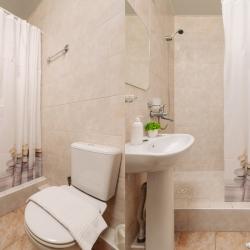 2-местный номер стандарт с 1 двуспальной кроватью