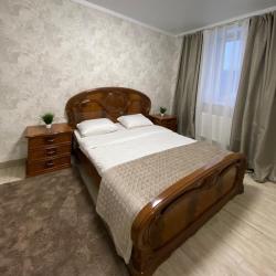 4-местный 2-комнатный номер люкс с 1 двуспальной кроватью