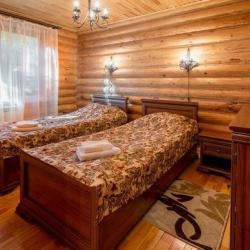 Трехкомнатный номер в коттедже (с пансионом)