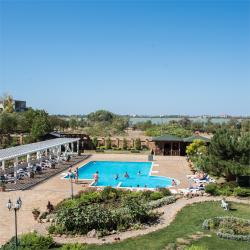 Номер стандарт с 1 двуспальной кроватью (мансарда, вид на бассейн)