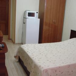 Номер стандарт семейный с 2 односпальными и 1 двуспальной кроватью