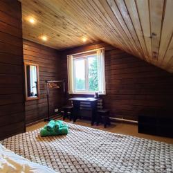 Номер эконом с 2 односпальными кроватями (мансарда)