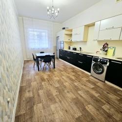 Фото Апартаменты на улице Адоратского 1