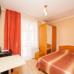 Номер стандарт с 1 двуспальной кроватью