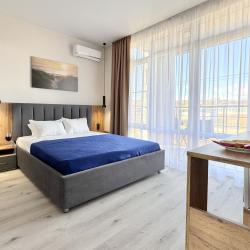 2-комнатный номер комфорт с 2 двуспальными кроватями и балконом