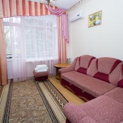 Комната улучшенная с 1 двуспальной кроватью (Корпус 6)