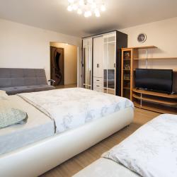 Фото Отель НаСутки35 на Челюскинцев 62