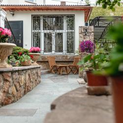 Коттедж с камином (с завтраком)