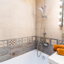 Фото Отель LetoApart (ЛетоАпарт) на улице Суворовская 77-312