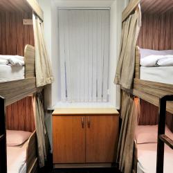 Кровать в 12-местном общем номере