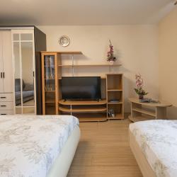 Фото Отель НаСутки35 на Челюскинцев 62