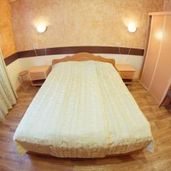 Номер стандарт с 1 двуспальной кроватью