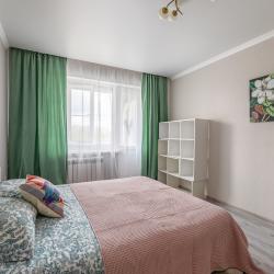 3-комнатные апартаменты эконом 33 военный городок д1 (мансарда)