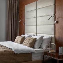 Фото V hotel & Rooftop lounge (В отель)