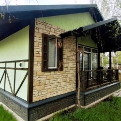 Коттедж стандарт с 1 односпальной и 1 двуспальной кроватью