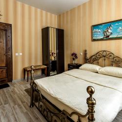 Номер стандарт с 1 двуспальной кроватью