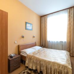 Номер стандарт с 1 двуспальной кроватью