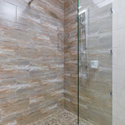 Номер стандарт с 1 двуспальной кроватью (без окна)